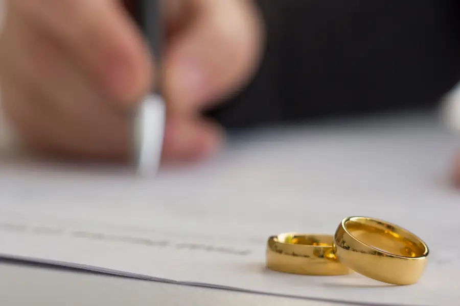 does it matter who files for divorce first